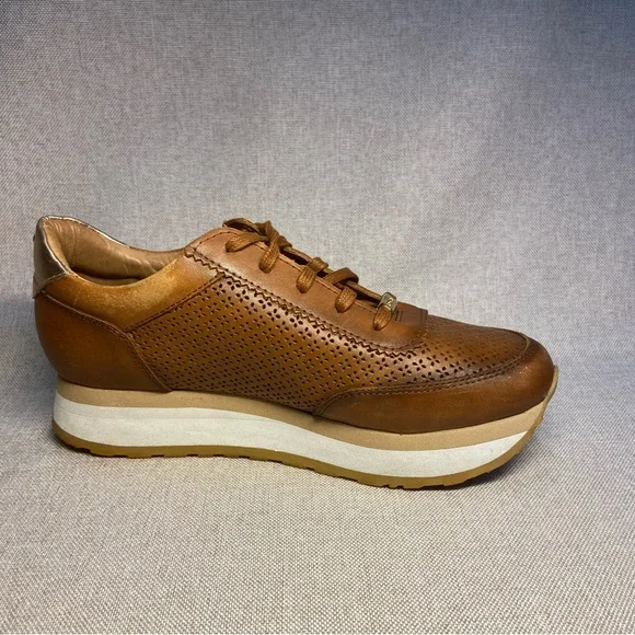 BOSI Women Leather Lace up Shoes. Size 38 US-8